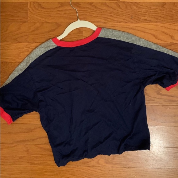 Urban Outfitters navy cropped tee - Picture 2 of 4